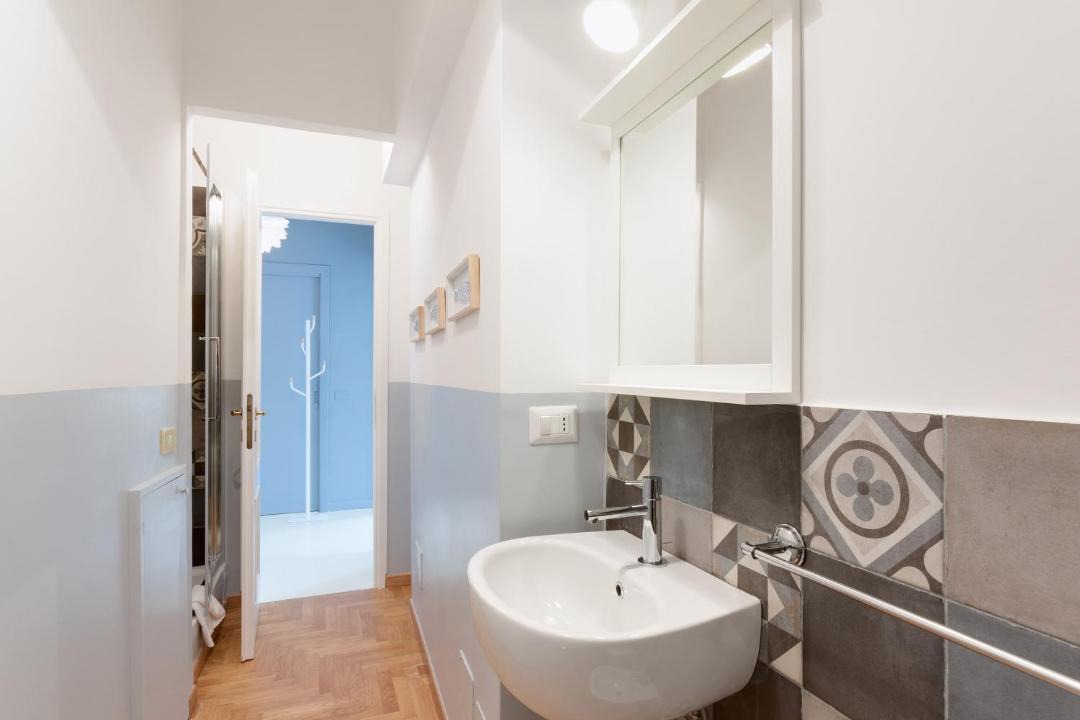 Photo of Bathroom in Rione VI Parione