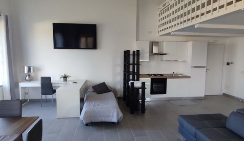 Deluxe Studio Suite