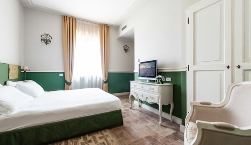 Classic Room.