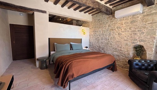 Junior Suite, 1 King Bed, Terrace, Hill View (Conero Junior Suite)