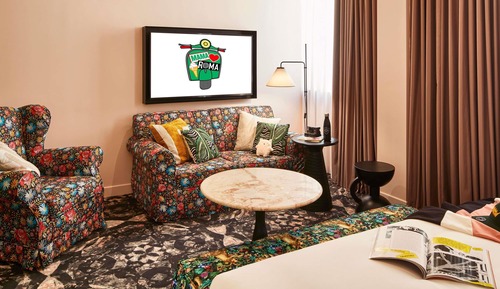 Room, 1 Queen Bed, Balcony (Large Mama)