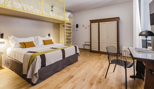 Club Quadruple Room