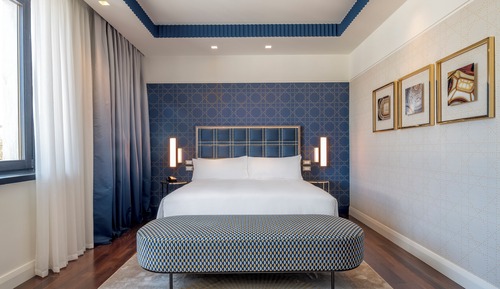 Suite, 1 King Bed (Turin Suite)