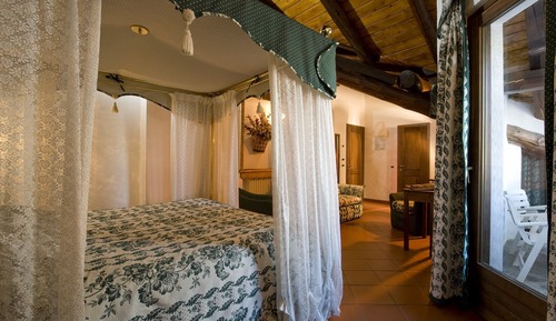 Romantic Suite, 1 King Bed, Balcony, Mountain View