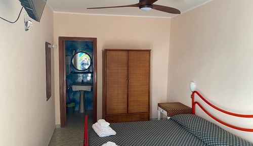 Comfort Room, 1 Bedroom, Roll-in Shower