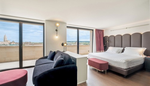 Executive Suite, Terrace (View)