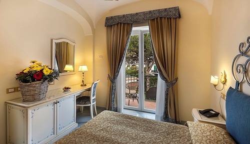 Small Room with balcony and mountain view