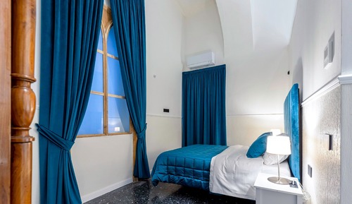Family Studio Suite, Annex Building