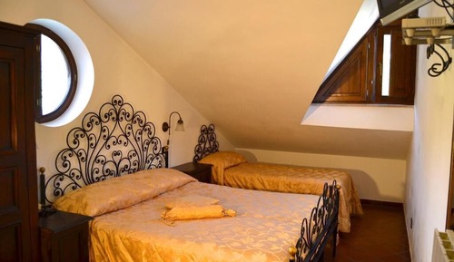 Triple Room, Mezzanine