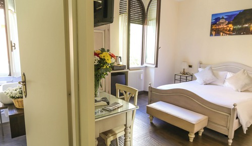 Classic Double Room