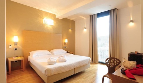 Standard Double or Twin Room, Pool Access