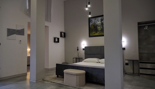 Luxury Studio Suite, Patio, Hill View
