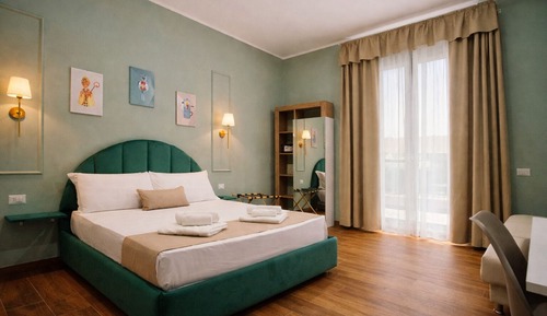 Deluxe Room, Balcony, City View