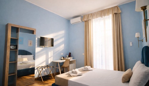 Deluxe Room, Balcony, City View