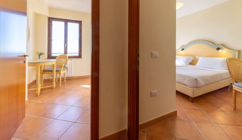 Family Triple Room, City View