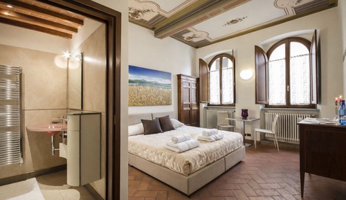 Deluxe Room, City View