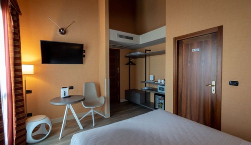 Suite, 1 King Bed with Sofa bed
