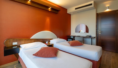 Standard Room, Connecting Rooms