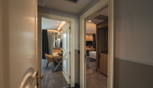 Deluxe Suite (Mini Suite Elegant)
