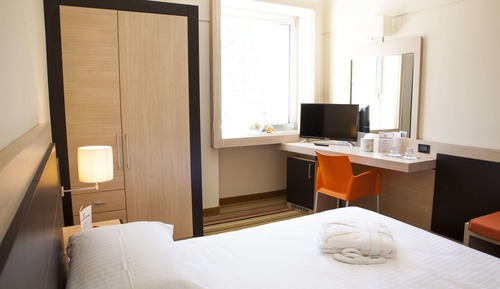Classic Double Room Single Use, Ensuite, City View