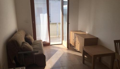 Deluxe One-Bedroom Apartment
