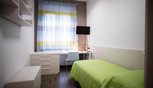 Single Room with Shared Bathroom