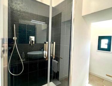 Deluxe Double Room with Balcony and Sea View