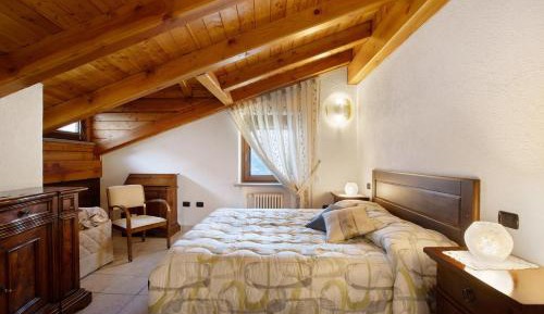 Superior One-Bedroom Apartment with Balcony