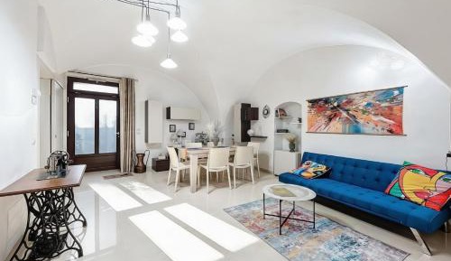 Superior One-Bedroom Apartment with Balcony