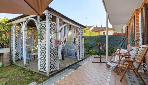 One-Bedroom Apartment with Garden View