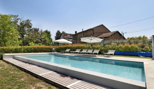 Villa with Garden View