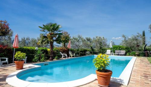 Two-Bedroom Deluxe Apartment with Garden View