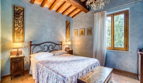 Two-Bedroom Deluxe Apartment with Balcony
