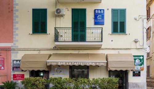 One-Bedroom Apartment with Balcony