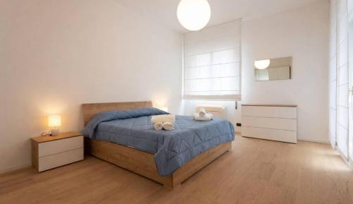 Deluxe One-Bedroom Apartment with City View