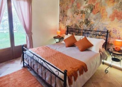 One-Bedroom Apartment with Garden