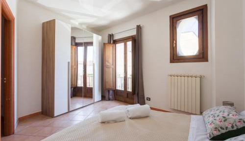 One-Bedroom Apartment with Balcony