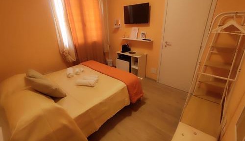 Double or Twin Room with Private Bathroom