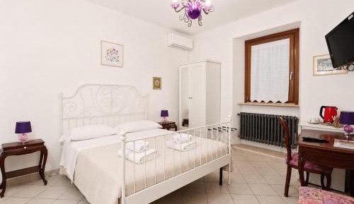 Double Room with Private External Bathroom