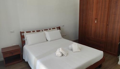 Two-Bedroom Deluxe Apartment with Balcony