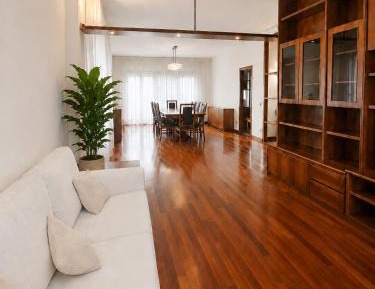 Four-Bedroom Apartment with Balcony 