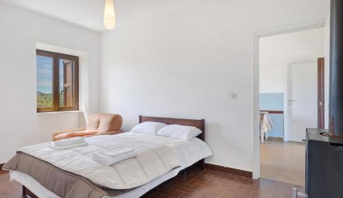 Three-Bedroom Apartment with Mountain View