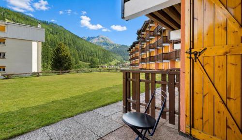Studio with Mountain View