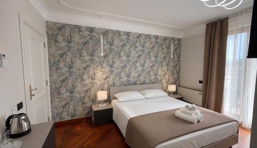 Deluxe Double Room with Balcony and Sea View