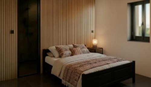 King Room with Roll-In Shower - Disability Access