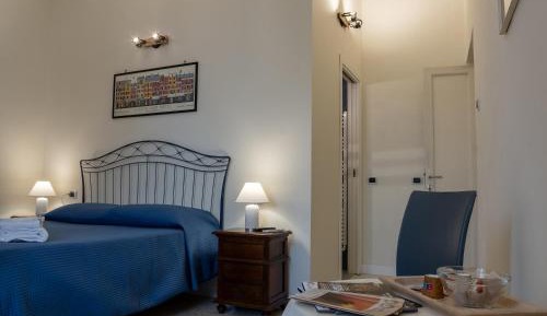 Deluxe Room (2 Adults + 1 Child)