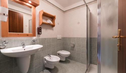 Double or Twin Room with Mountain View