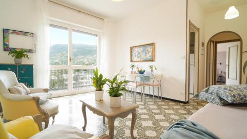 One-Bedroom Apartment with Balcony