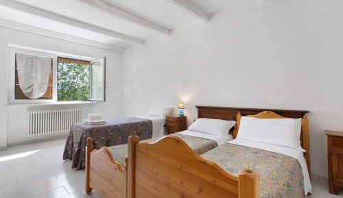 One-Bedroom Apartment with Garden View