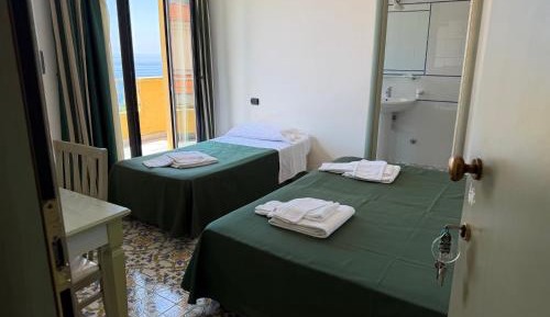 Deluxe Double Room with Extra Bed